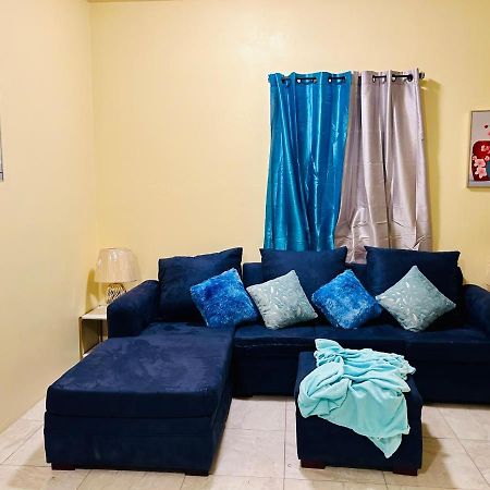 The Rest Stop-B- 15 Min From Airport/24Hrs Security Бухта Монтего Экстерьер фото