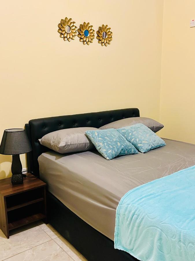 The Rest Stop-B- 15 Min From Airport/24Hrs Security Бухта Монтего Экстерьер фото