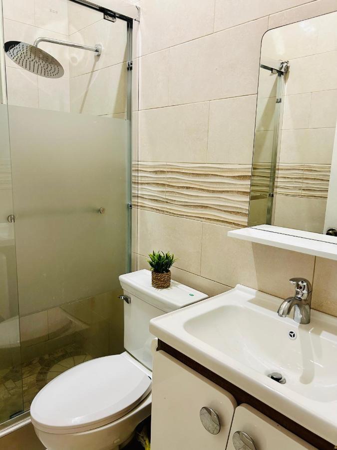 The Rest Stop-B- 15 Min From Airport/24Hrs Security Бухта Монтего Экстерьер фото