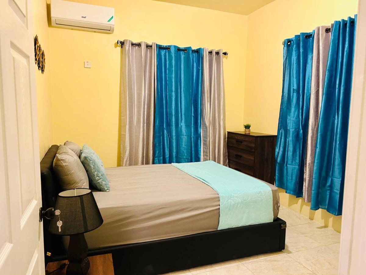 The Rest Stop-B- 15 Min From Airport/24Hrs Security Бухта Монтего Экстерьер фото
